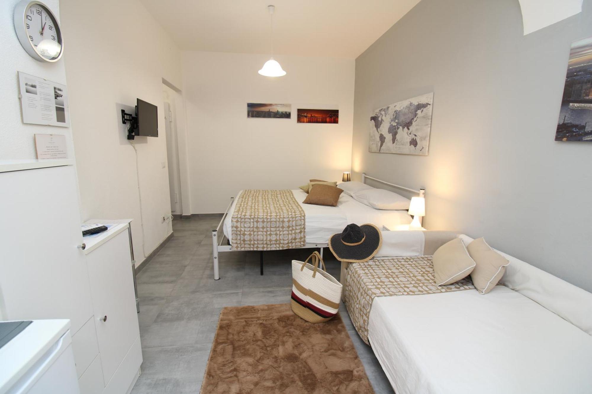 Summer Room- Fronte Spiaggia La Caletta Luaran gambar